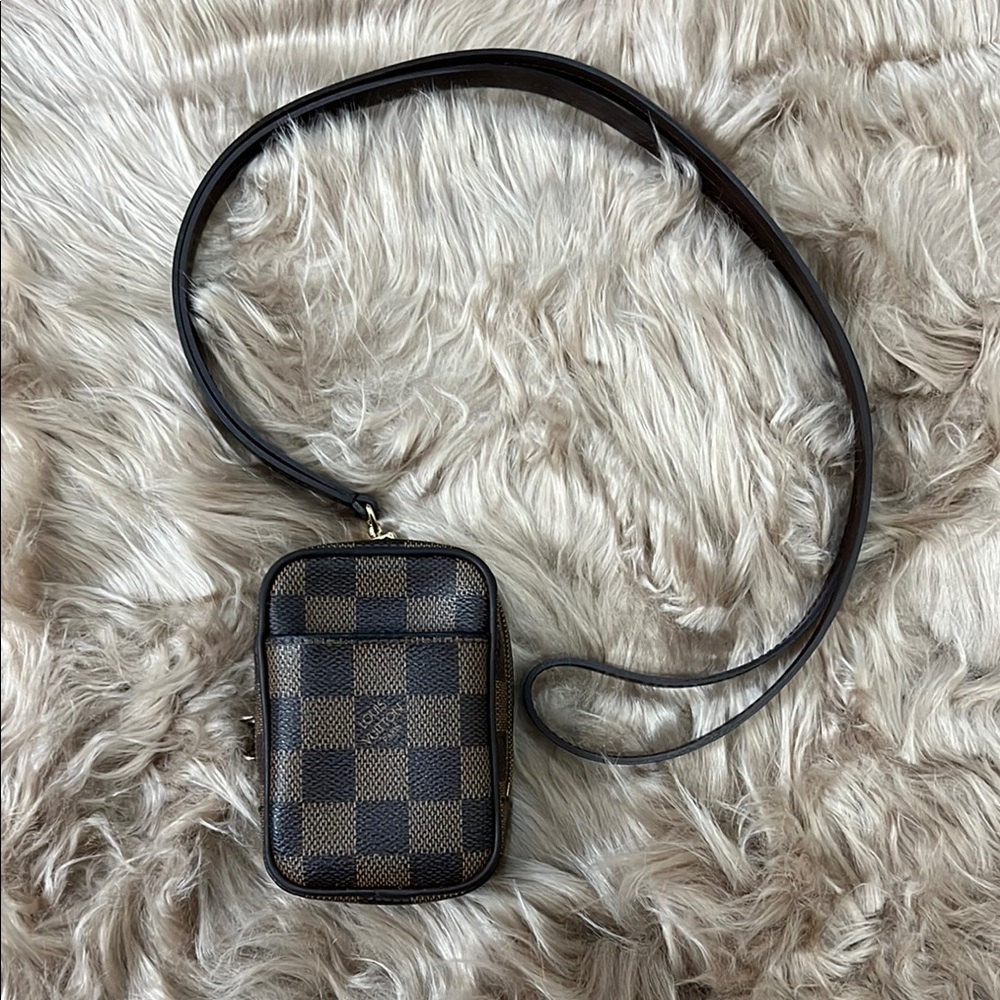 Louis Vuitton Etui Okapi PM
